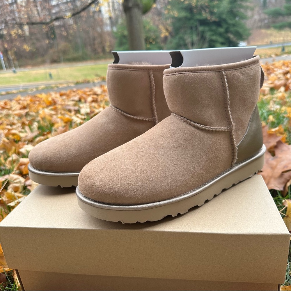 Brand New Size 11 UGG women’s classic mini shine boots/ugg - Picture 1 of 13